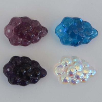 Fruit 3D Purple Grapes Amethyst Tanzanite Czech Glass Charm Beads x 9